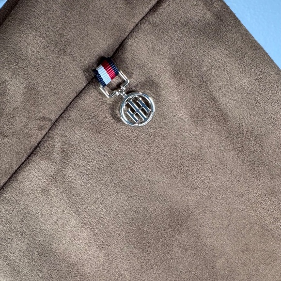 Small Women's Tommy Hilfiger Velvety Faux Suede Berkeley Slim Pants - Picture 3 of 8